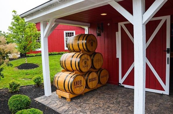 À la découverte des secrets du Calvados : Visite guidée des distilleries emblématiques